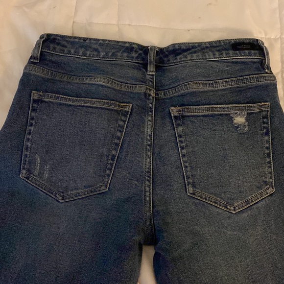 Straight leg lightly distressed girlfriend jeans - Picture 4 of 4